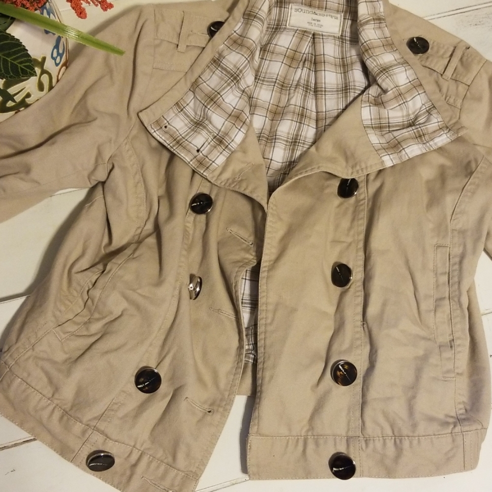 Tan Jacket - Picture 4 of 6